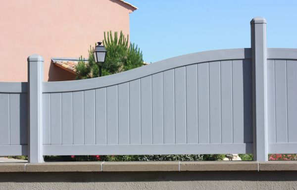 Vinyl Fence Panel Maintenance