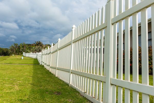White Vinyl Fence Installation - White Vinyl Fence Installation Sacramento, California